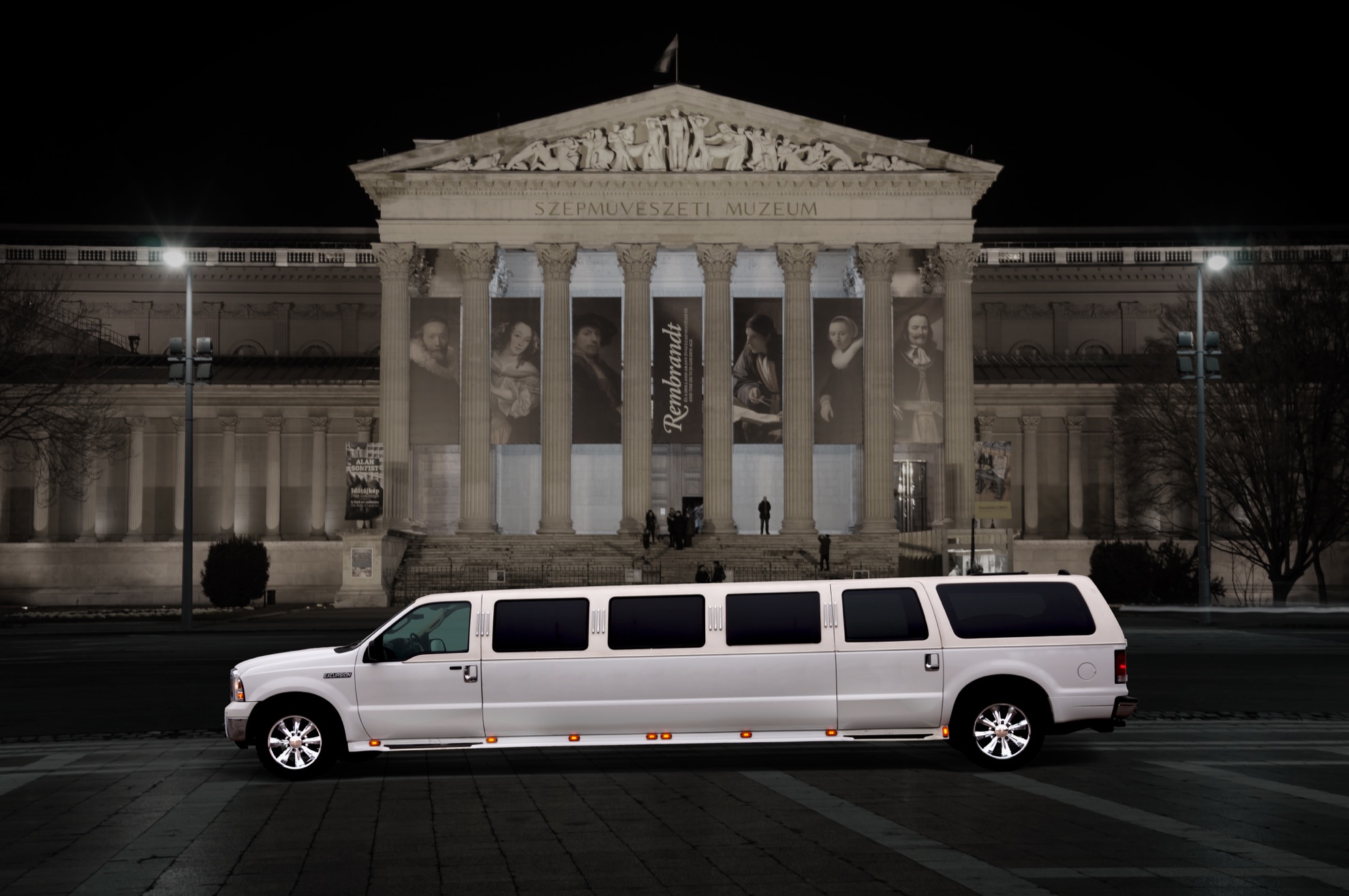 SUV Limousine