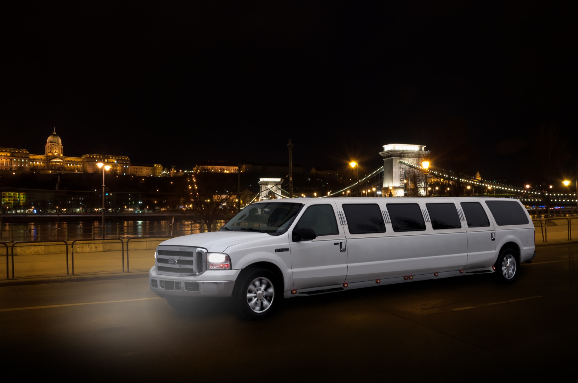 SUV Limousine